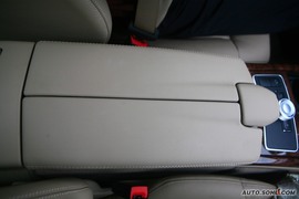 2009款奔驰E300试驾