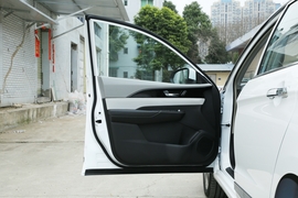 2022款东风风神E70