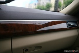 2009款奔驰E300试驾