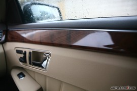 2009款奔驰E300试驾