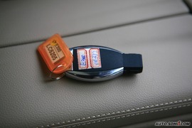 2009款奔驰E300试驾