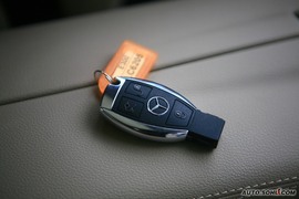 2009款奔驰E300试驾