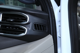 2021款福特新世代全顺