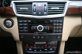 2009款奔驰E300试驾