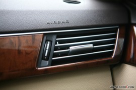 2009款奔驰E300试驾