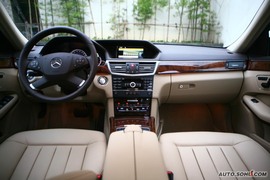 奔驰E300