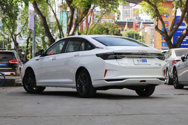 2021款东风风神奕炫MAX