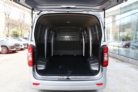 2022款长安睿行EM60