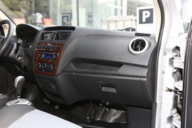 2022款长安睿行EM60