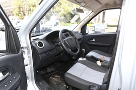 2022款长安睿行EM60