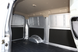 2022款长安睿行EM60