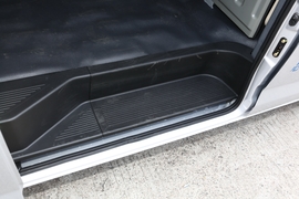 2022款长安睿行EM60