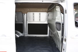 2022款长安睿行EM60