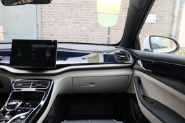 2021款比亚迪秦PLUS