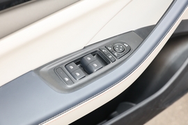 2021款比亚迪秦PLUS