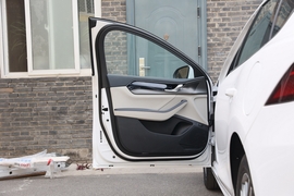 2021款比亚迪秦PLUS