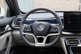 2021款比亚迪秦PLUS