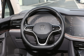   2022款大众途锐 3.0TSI 锐享版 曜黑运动套装