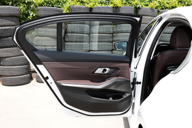 2022款宝马320Li