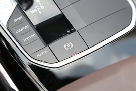2022款宝马320Li