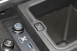 2022款路虎揽胜运动版