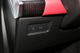 2022款路虎揽胜运动版