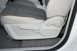 2022款东风风行·游艇