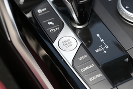 2022款宝马320i