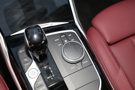 2022款宝马320i