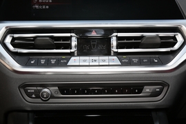 2022款宝马320i
