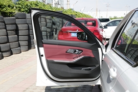 2022款宝马320i
