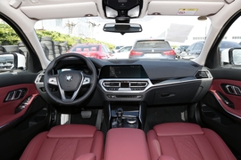 2022款宝马320i
