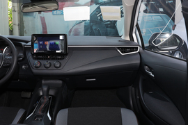 2021款丰田卡罗拉