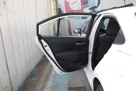 2021款丰田卡罗拉