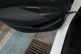 2021款丰田卡罗拉