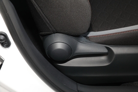 2021款丰田卡罗拉