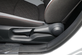 2021款丰田卡罗拉