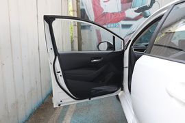 2021款丰田卡罗拉