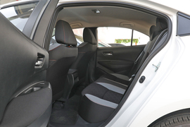 2021款丰田卡罗拉