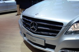 奔驰R320