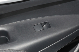 2021款丰田卡罗拉