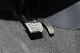 2021款丰田卡罗拉