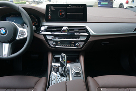 2022款宝马530Li