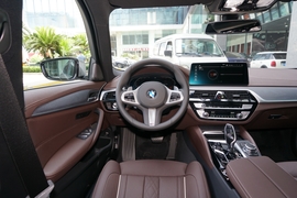 2022款宝马530Li