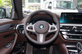 2022款宝马530Li