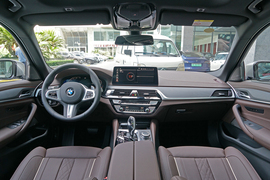2022款宝马530Li