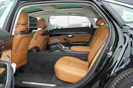 2022款奥迪A8L