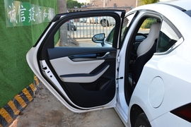 2021款比亚迪秦PLUS