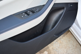 2021款比亚迪秦PLUS