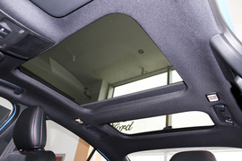 2022款福特福克斯三厢